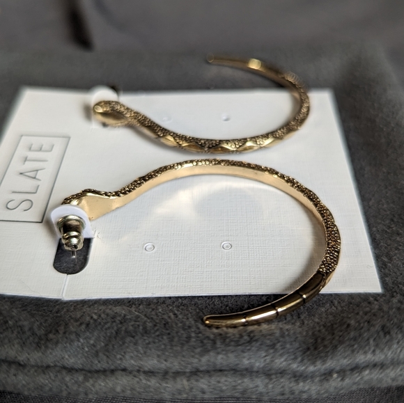 SLATE Serpentine Hoop Earrings - Picture 4 of 7